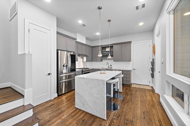 1217 Crockett Street, Houston, TX 77007