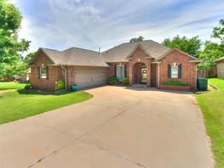745 Martina Lane, Edmond, OK 73034