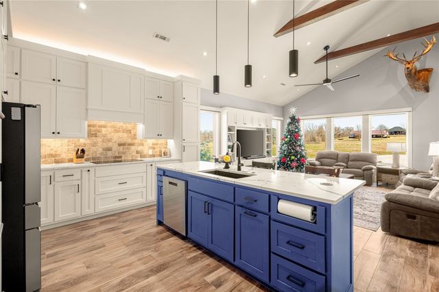 1529 Ardemagni Road, Tontitown, AR 72762