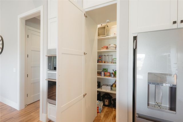 1529 Ardemagni Road, Tontitown, AR 72762