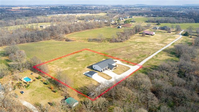 1529 Ardemagni Road, Tontitown, AR 72762