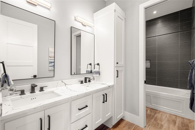 1529 Ardemagni Road, Tontitown, AR 72762