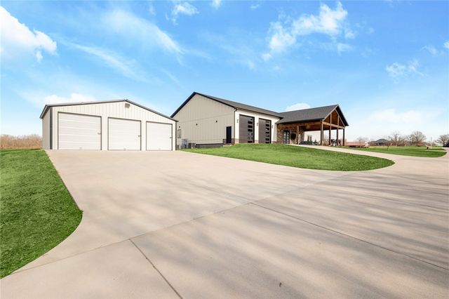 1529 Ardemagni Road, Tontitown, AR 72762