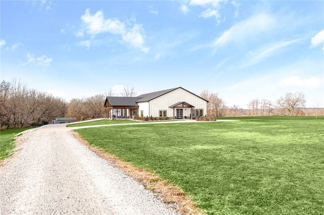 1529 Ardemagni Road, Tontitown, AR 72762