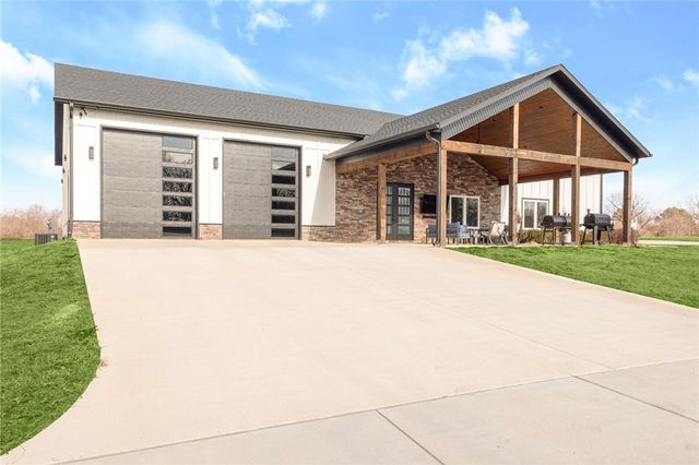 1529 Ardemagni Road, Tontitown, AR 72762