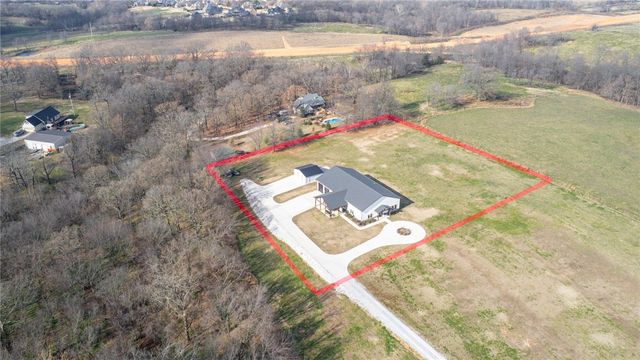 1529 Ardemagni Road, Tontitown, AR 72762