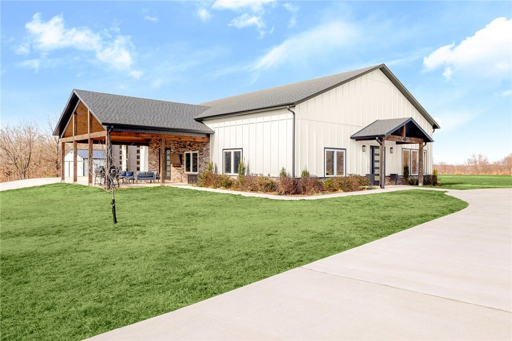 1529 Ardemagni Road, Tontitown, AR 72762