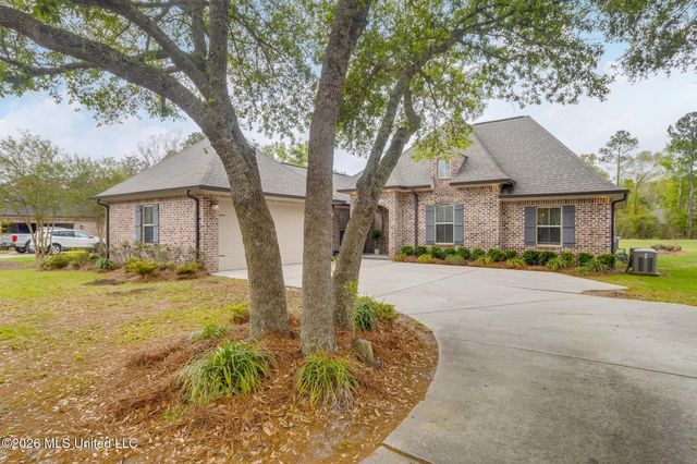 7055 Rolling Green Drive, Pass Christian, MS 39571