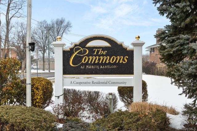 326 Edmunton Drive L7, North Babylon, NY 11703