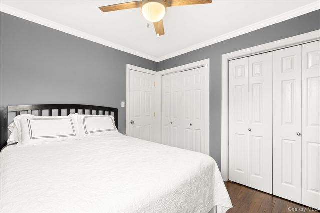 326 Edmunton Drive L7, North Babylon, NY 11703