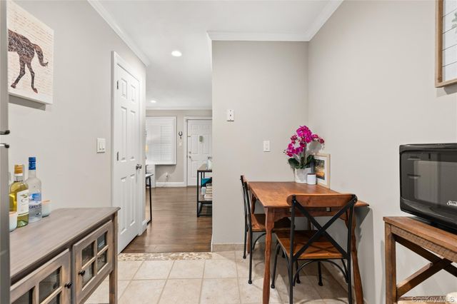 326 Edmunton Drive L7, North Babylon, NY 11703