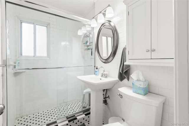 326 Edmunton Drive L7, North Babylon, NY 11703