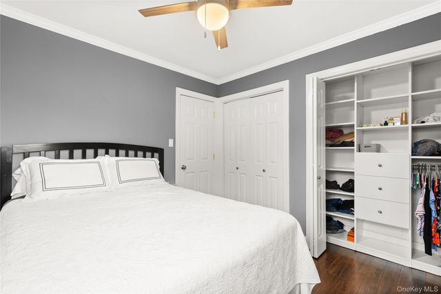 326 Edmunton Drive L7, North Babylon, NY 11703