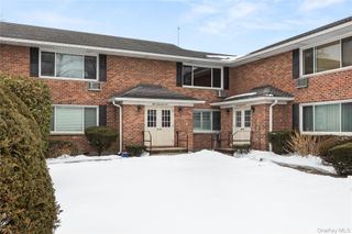 326 Edmunton Drive L7, North Babylon, NY 11703