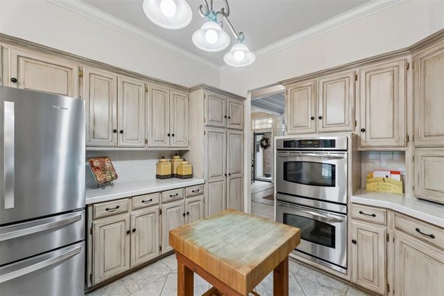 709 N Creek Drive, Edmond, OK 73034