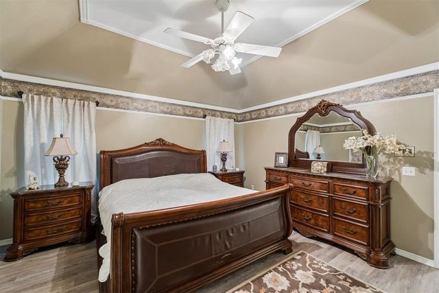 709 N Creek Drive, Edmond, OK 73034