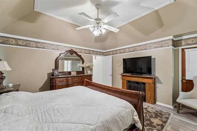 709 N Creek Drive, Edmond, OK 73034