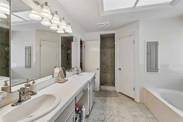 709 N Creek Drive, Edmond, OK 73034