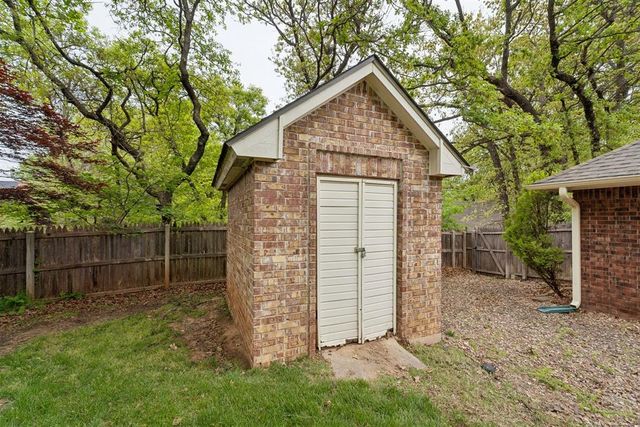 709 N Creek Drive, Edmond, OK 73034