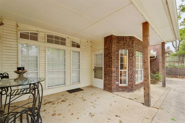 709 N Creek Drive, Edmond, OK 73034