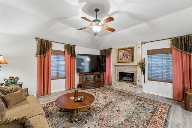 709 N Creek Drive, Edmond, OK 73034