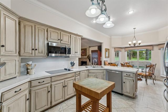 709 N Creek Drive, Edmond, OK 73034