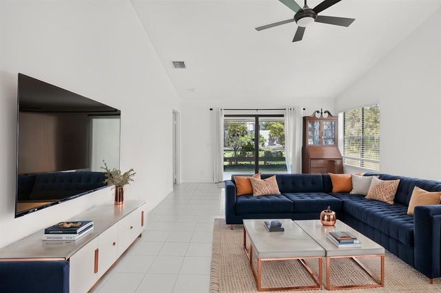 10984 Stafford Circle S, Boynton Beach, FL 33436
