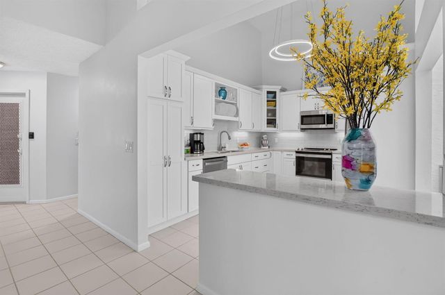 10984 Stafford Circle S, Boynton Beach, FL 33436