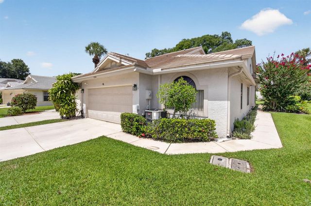 10984 Stafford Circle S, Boynton Beach, FL 33436