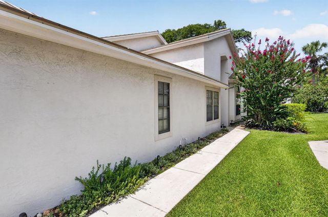 10984 Stafford Circle S, Boynton Beach, FL 33436