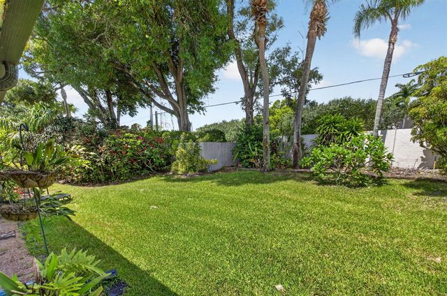 10984 Stafford Circle S, Boynton Beach, FL 33436