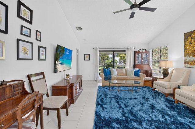 10984 Stafford Circle S, Boynton Beach, FL 33436