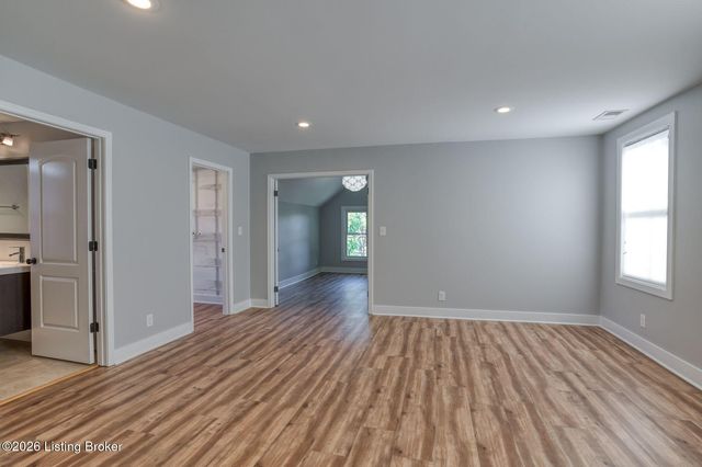 2103 Wrocklage Ave, Louisville, KY 40205