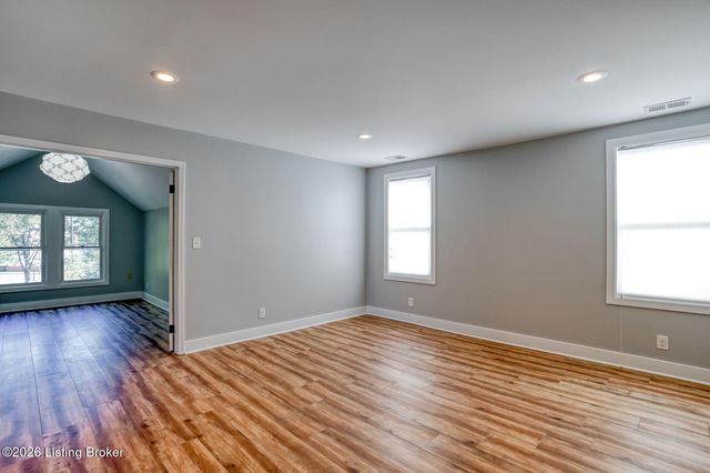 2103 Wrocklage Ave, Louisville, KY 40205