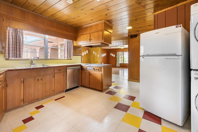 2000 Standifer Street, Fort Worth, TX 76164