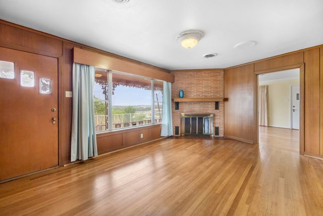 2000 Standifer Street, Fort Worth, TX 76164