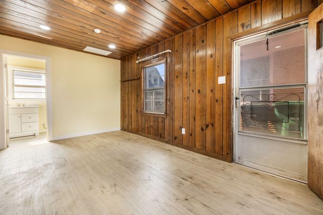 2000 Standifer Street, Fort Worth, TX 76164