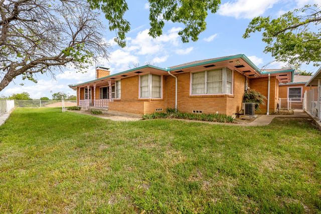 2000 Standifer Street, Fort Worth, TX 76164