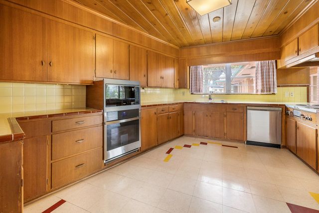 2000 Standifer Street, Fort Worth, TX 76164