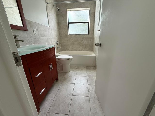 477 NE 35th Street, Boca Raton, FL 33431