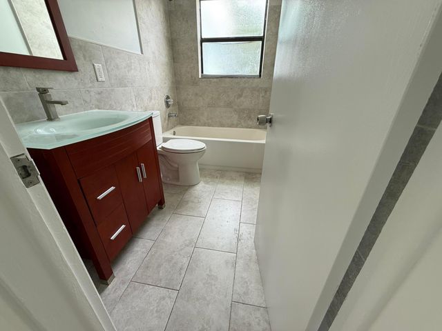 477 NE 35th Street, Boca Raton, FL 33431