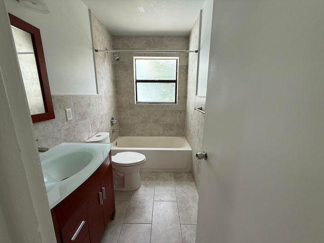 477 NE 35th Street, Boca Raton, FL 33431