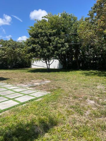 477 NE 35th Street, Boca Raton, FL 33431