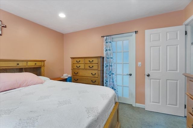 18 Evergreen Rd, Plainville, MA 02762