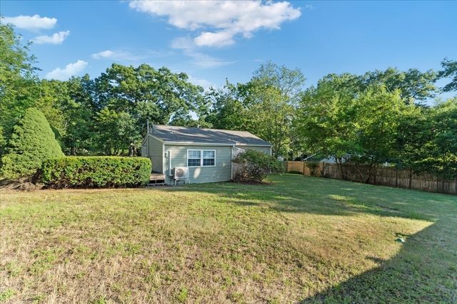 18 Evergreen Rd, Plainville, MA 02762