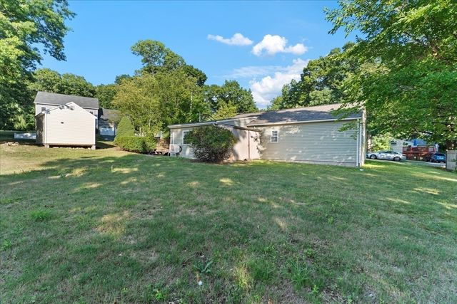 18 Evergreen Rd, Plainville, MA 02762