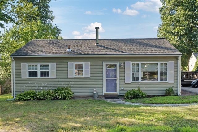 18 Evergreen Rd, Plainville, MA 02762
