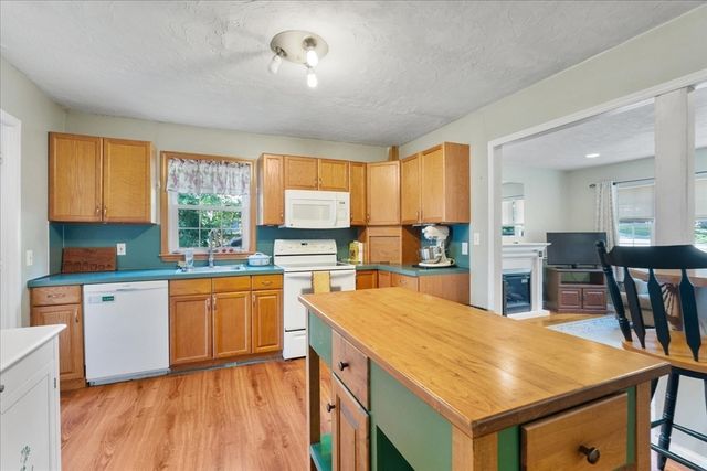 18 Evergreen Rd, Plainville, MA 02762