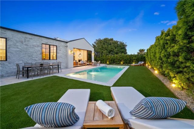 831 Teakwood Road, Los Angeles, CA 90049