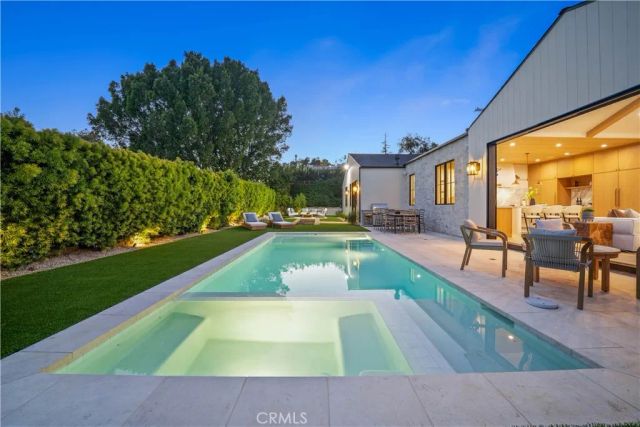831 Teakwood Road, Los Angeles, CA 90049